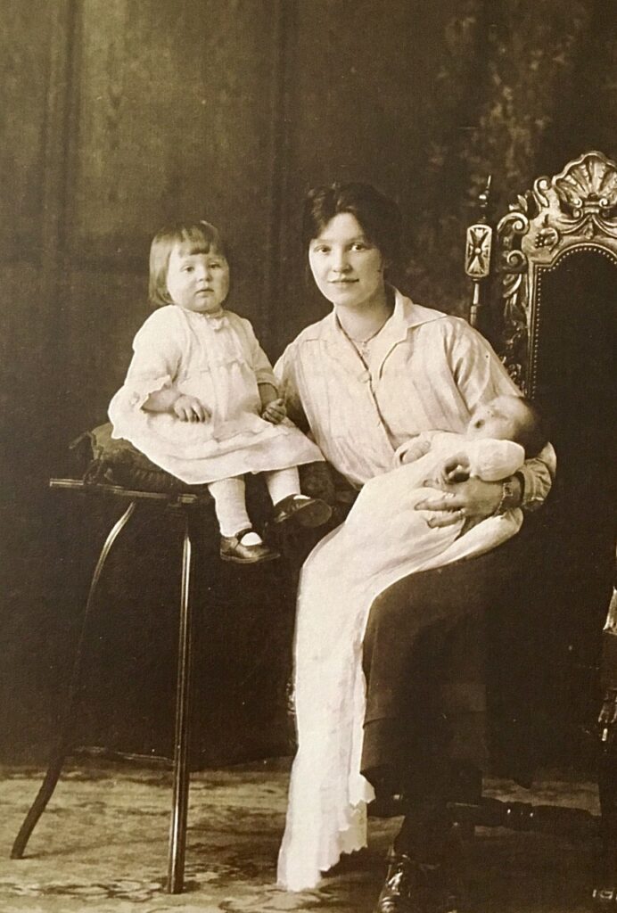 Image of Rachel Lewis and her grandma who had dementia